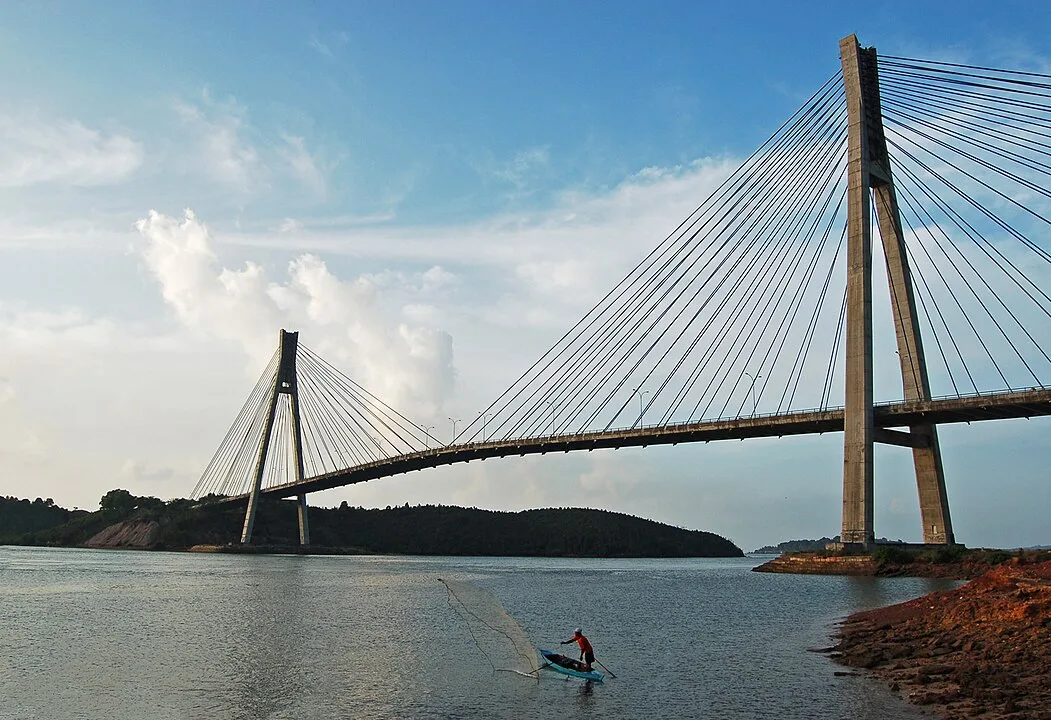 Jembatan Barelang adalah jembatan yang menghubungkan Pulau Batam, Pulau Tonton, Pulau Nipah, Pulau Rempang, Pulau Galang dan Pulau Galang Baru. Barelang adalah singkatan dari Batam, Rempang, Galang.